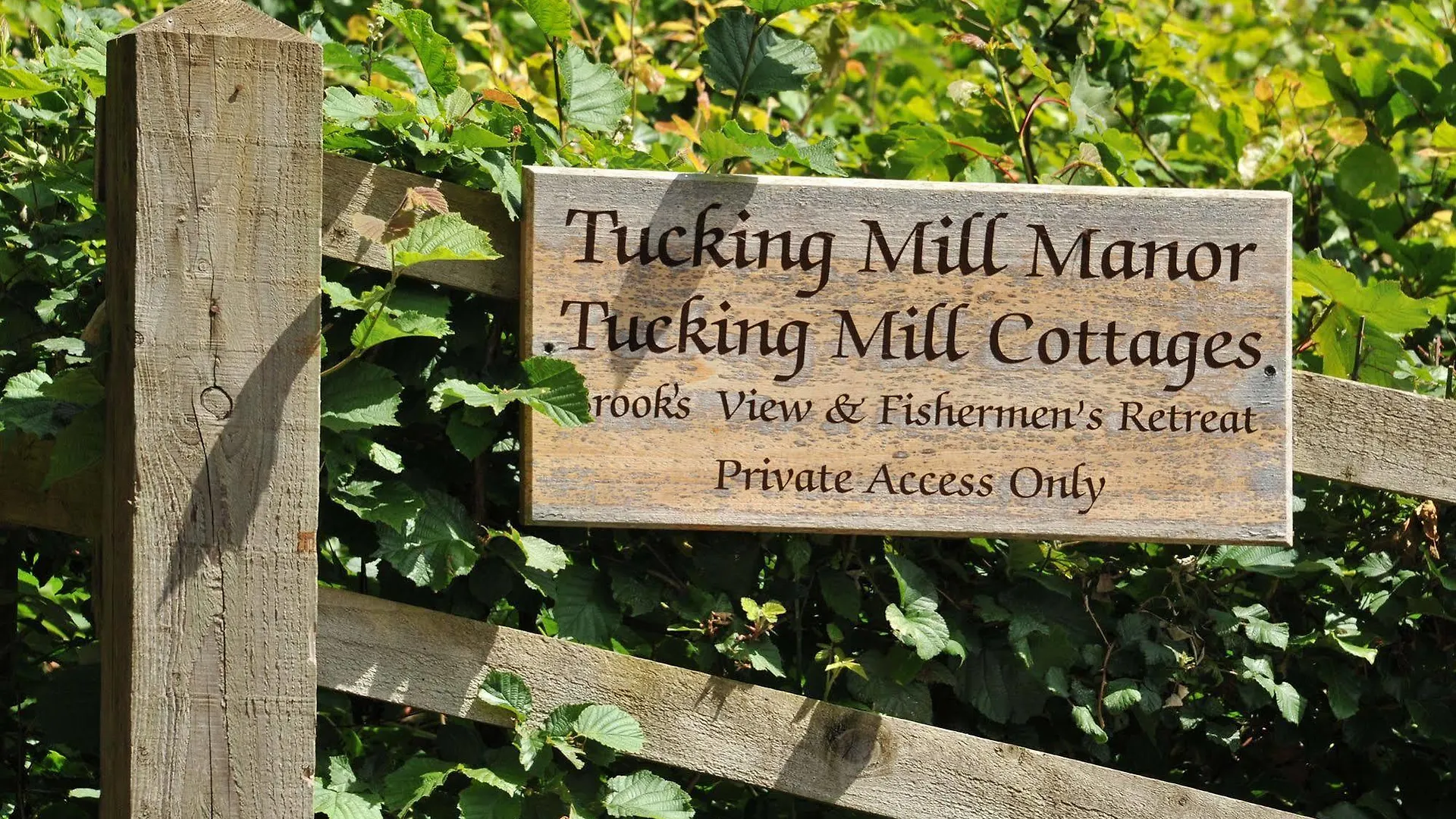 Tucking Mill View- Self Catering Apartment Bath